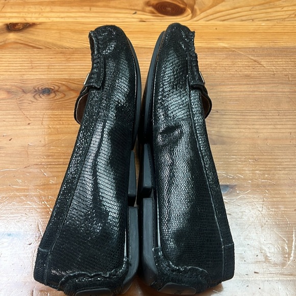 Vionic Ease Sydney Black Lizard Slip On Flat Loafer Women's Sz 8 - Picture 9 of 13